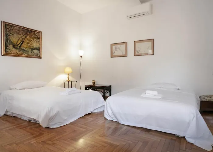 Trevi Fountain Apartment